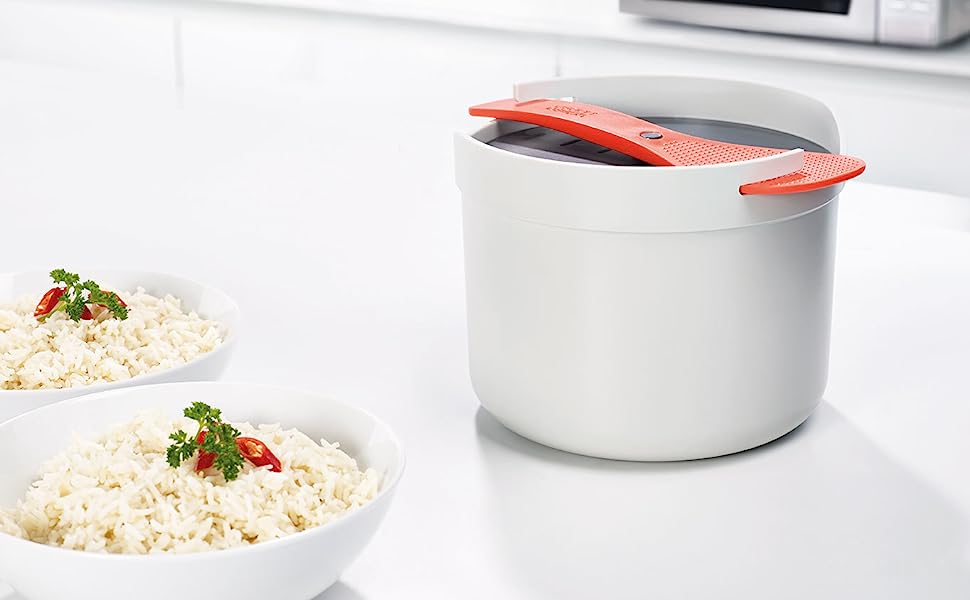 Microwave Rice Cooker with Locking Paddle and Colander, 2 Liter Capacity