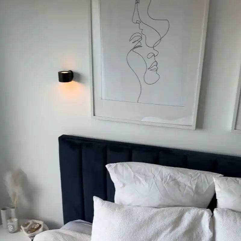 Rechargeable LED wall light sconce with magnetic mount