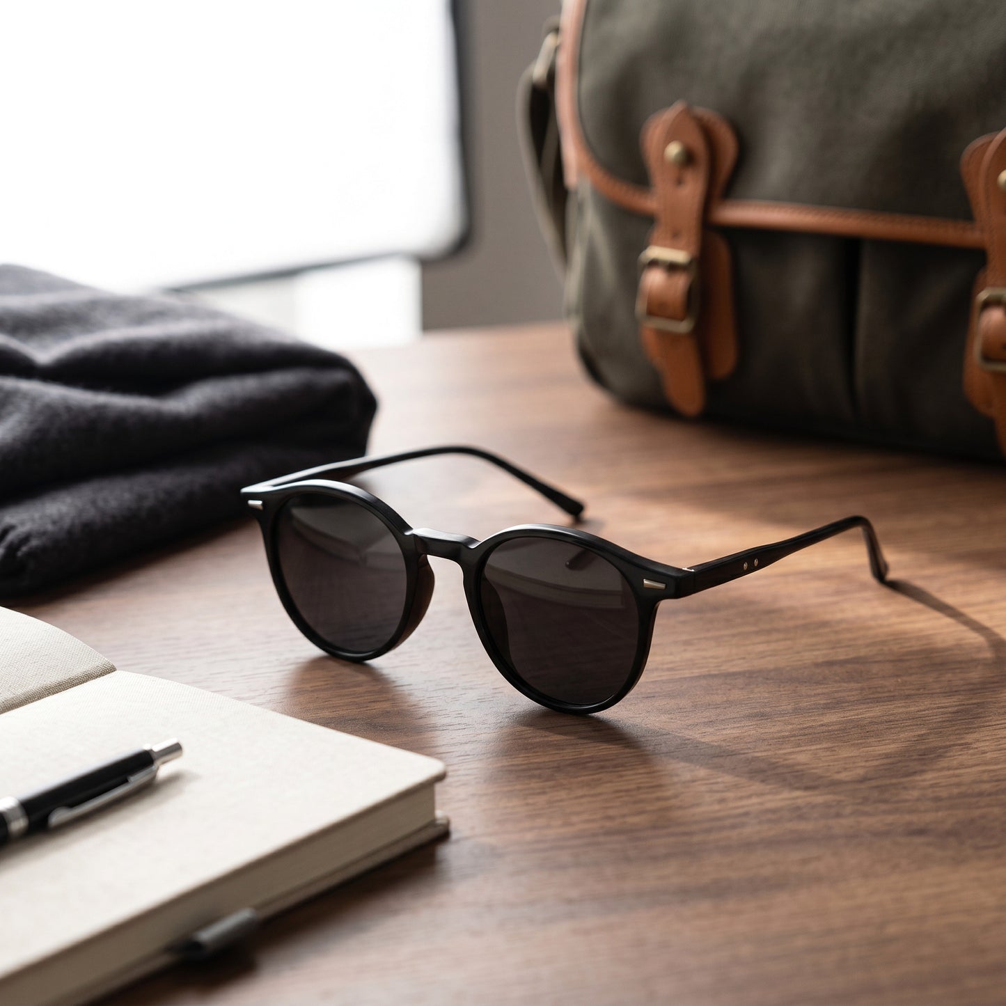 Round Tortoiseshell Sunglasses with Black Brown Pattern and Polycarbonate Frame