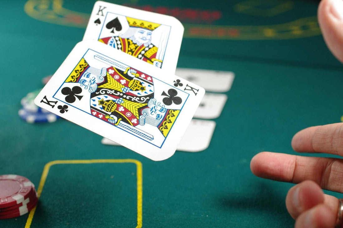 Poker Table Styles & Features: Selecting the Ideal Table for Home Games