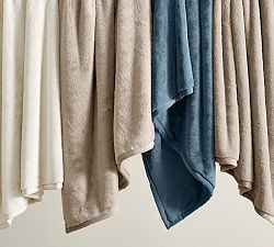 Ultra Soft Double Sided Faux Fur Blanket with Ribbed Texture Design