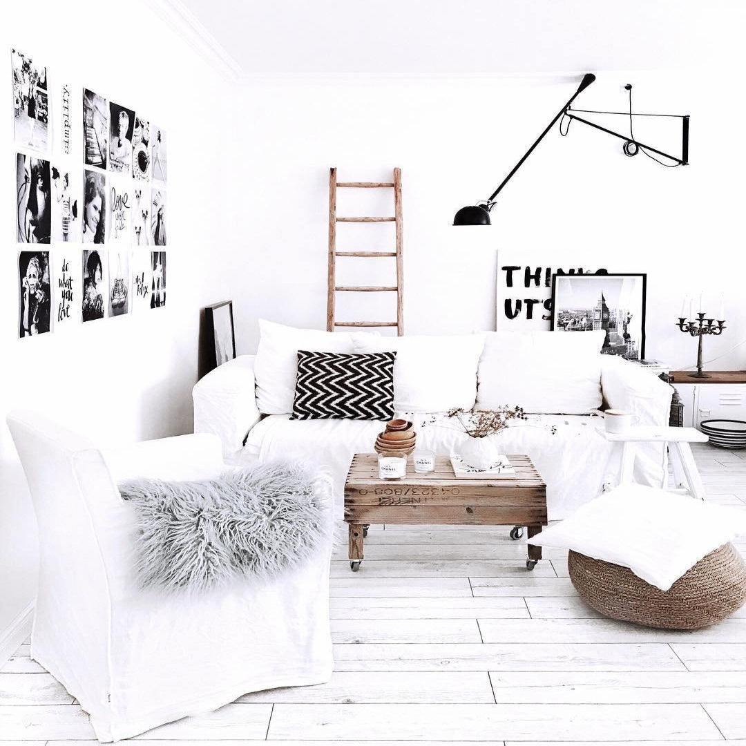 Adjustable Wall Lamp with Swinging Arm and Cast Iron Counterweight, 80.7 inches