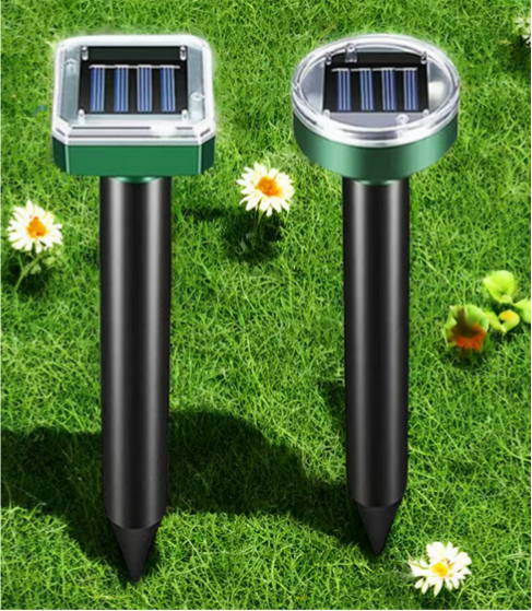 Ultrasonic Rodent Repellent with Solar Panel and Variable Frequency Waves