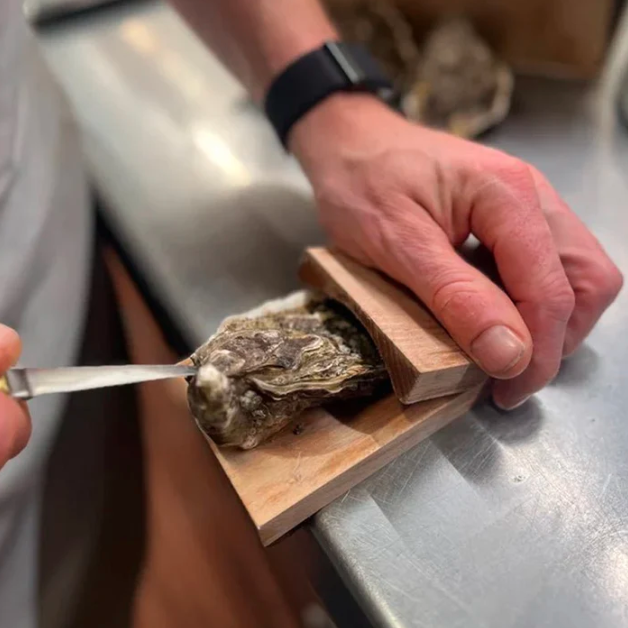 Wooden Oyster Shucking Clamp with Table Edge Mount and Screw Tightening