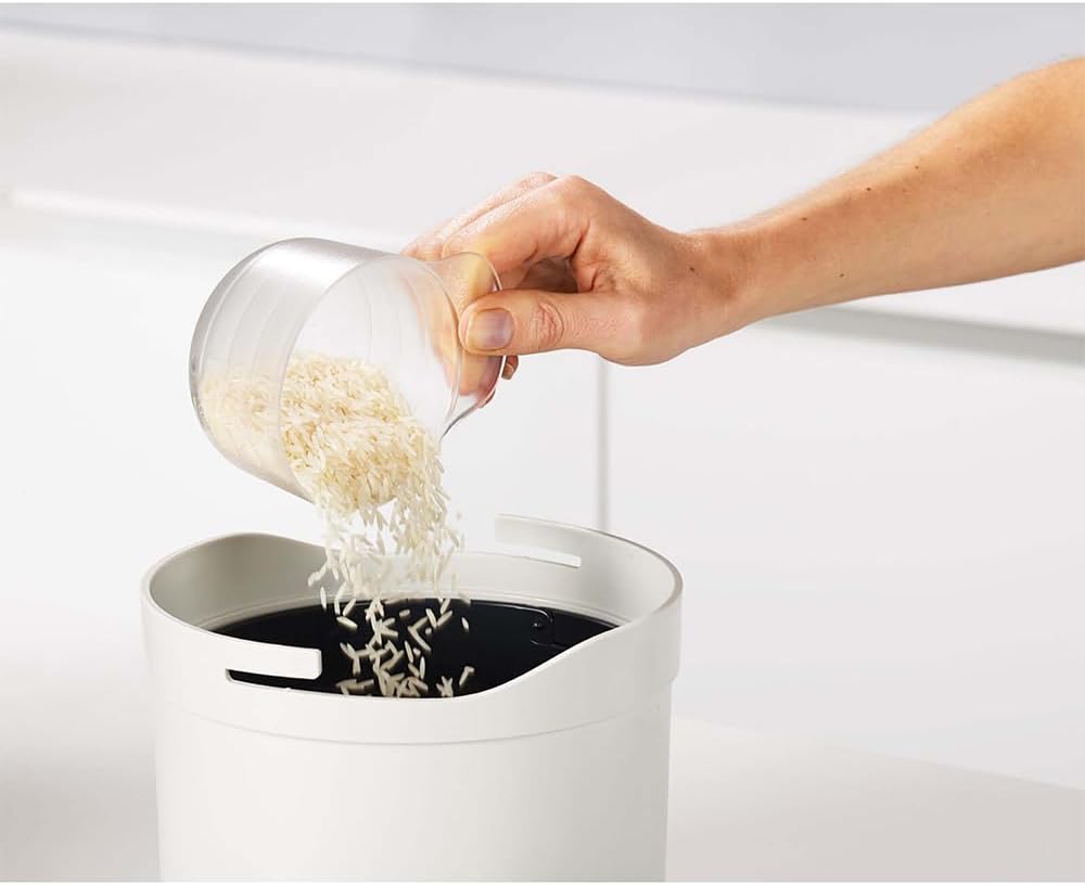 Microwave Rice Cooker with Locking Paddle and Colander, 2 Liter Capacity