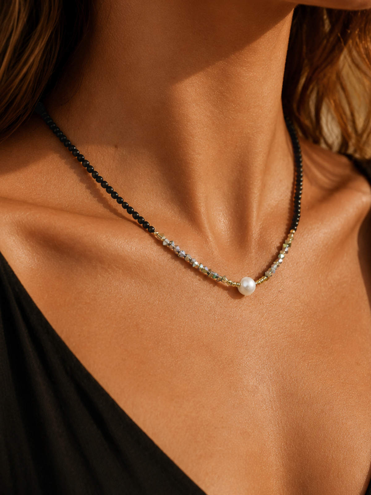 Synthetic Resin Pearl Choker Necklace with Secure Clasp
