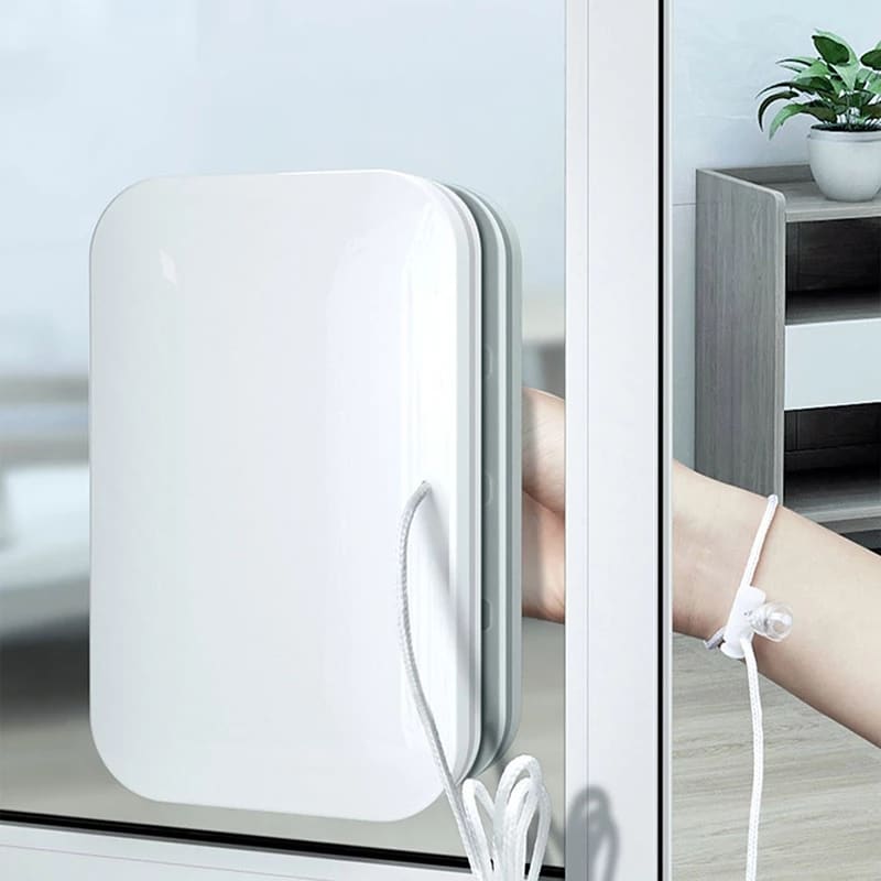 Motorized Magnetic Window Cleaner with Dual-Sided Pads and Safety Cord