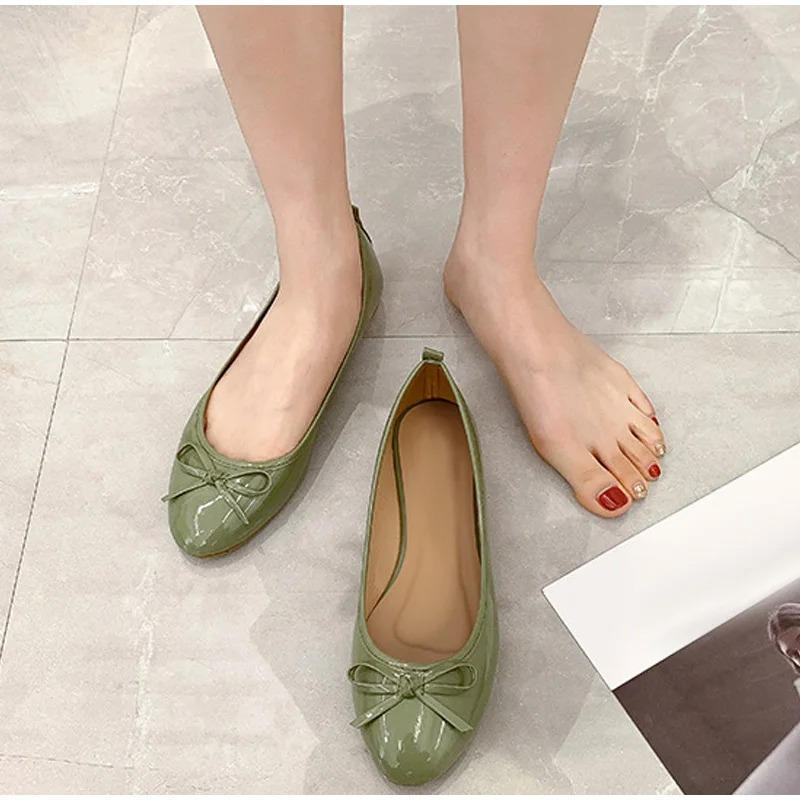 Women's Ballet Flats with Arch Support and Cushioned Insole, Slip-On Design