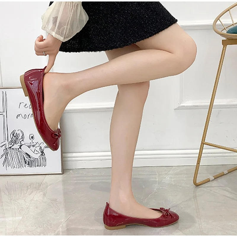 Women's Ballet Flats with Arch Support and Cushioned Insole, Slip-On Design