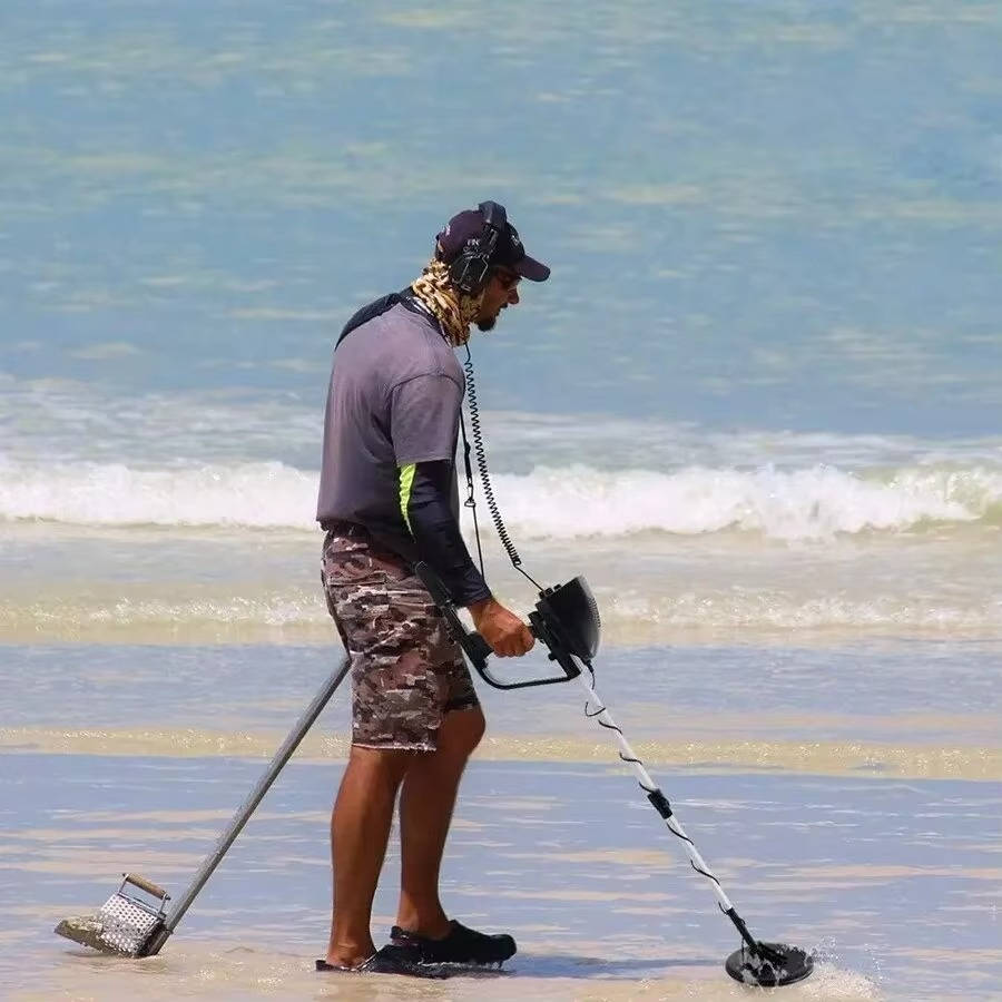 Metal Detector with Waterproof Coil and Dual Detection Modes, 11.81in Depth