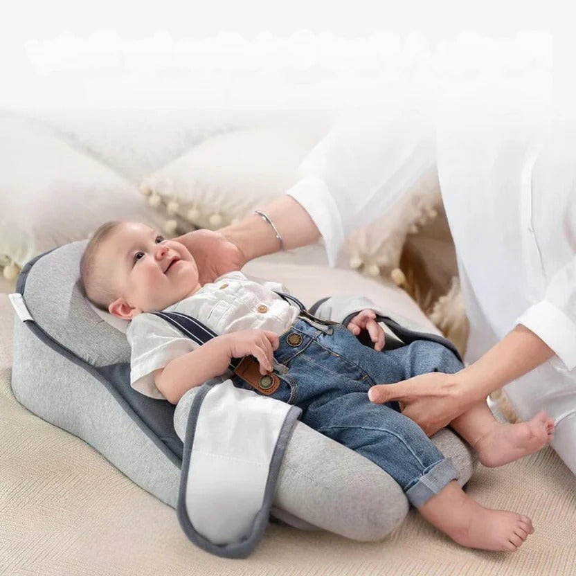 Baby Reflux Sleep Bed with 15-Degree Incline and Adjustable Leg Cushion for Newborns 0-12 Months