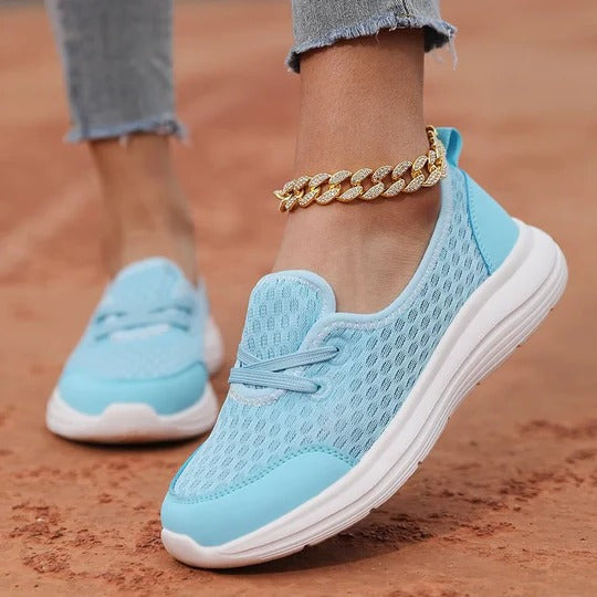 Casual Walking Shoes with Supportive Three-Zone Footbed