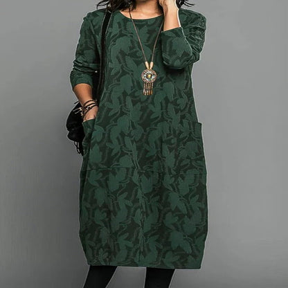 Women's Relaxed Winter Dress with Round Neckline and Heat-Trapping Fabric