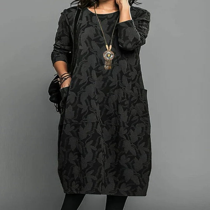 Women's Relaxed Winter Dress with Round Neckline and Heat-Trapping Fabric