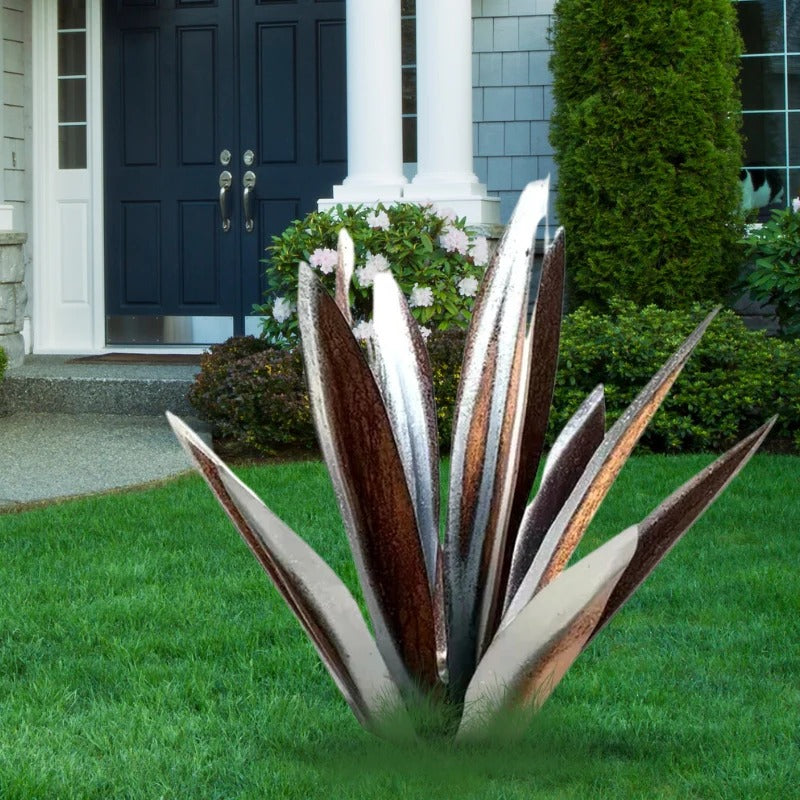 Metal Agave Plant Decorative Accent with Rust Finish and Weather Resistant Coating