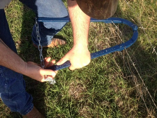 Manual Fence Wire Tensioning and Repair Tool for Farm and Field Use