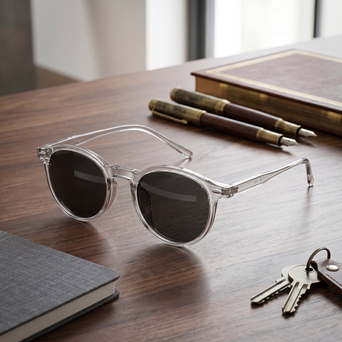 Round Tortoiseshell Sunglasses with Black Brown Pattern and Polycarbonate Frame