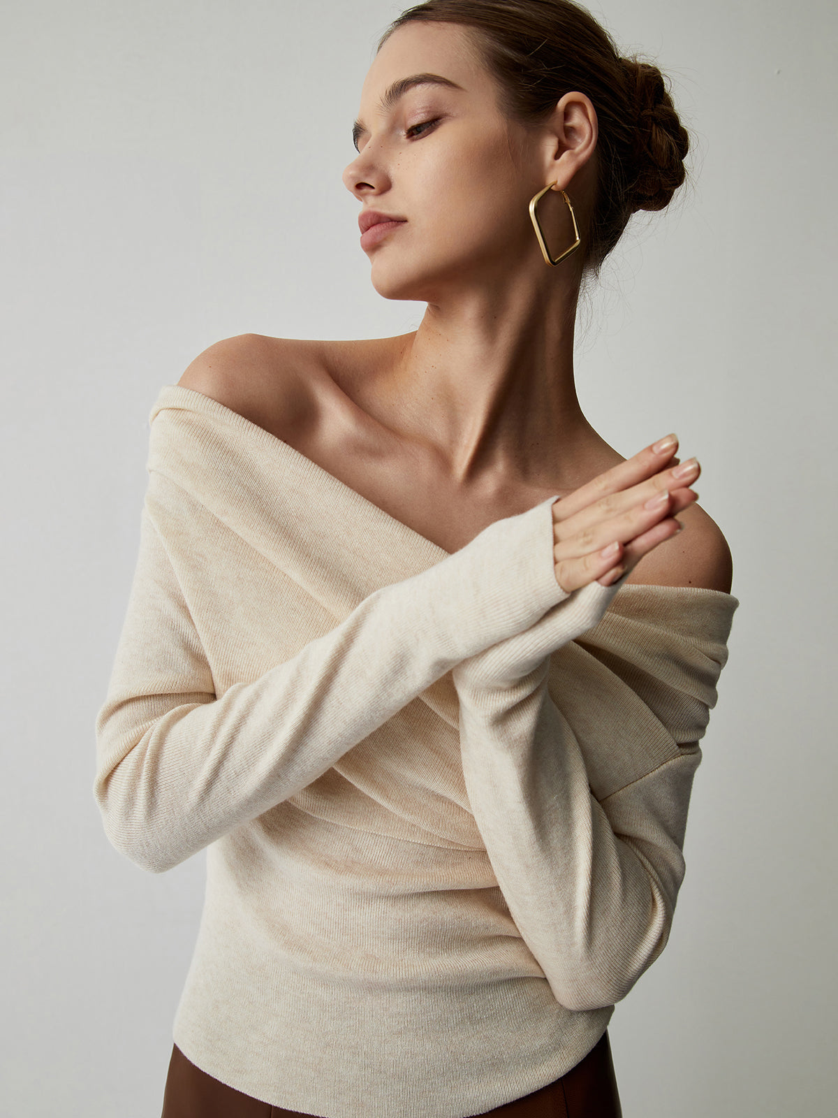 Slim Fit Knit Top with Polyester Acrylic Blend and Wrist Length Sleeves