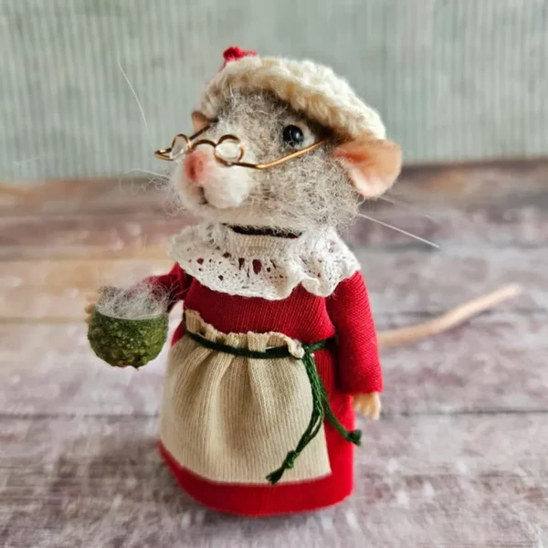 Needle Felted Mouse Craft Kit with Wire Frame and Complete Materials, 3 Inch