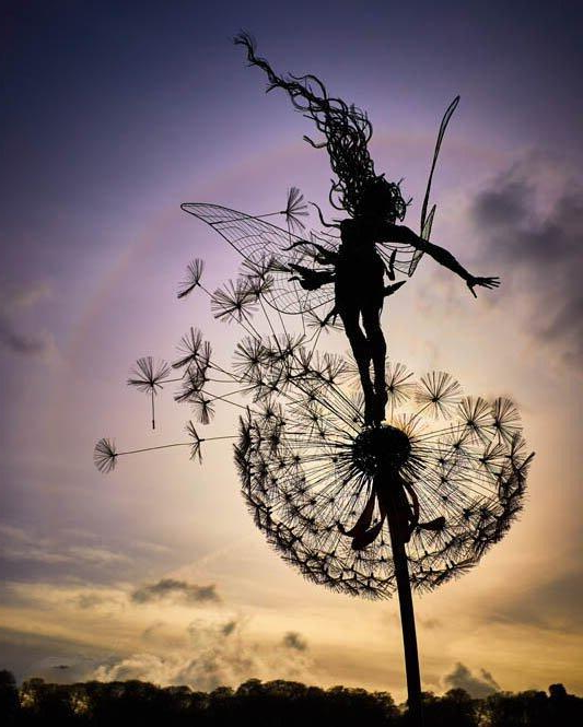 Metal Fairy Garden Stake with Dandelion Design, 25-45 Inches Tall