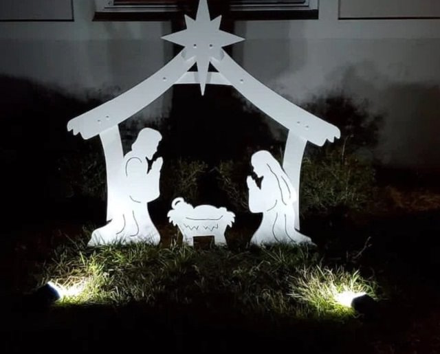 Outdoor Nativity Set with Waterproof PVC Stable and Three Sculpted Figures, 20x16x11 in