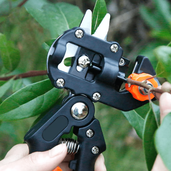 Grafting Tool with Three Interchangeable Blades and Ergonomic Handle, Safety Lock
