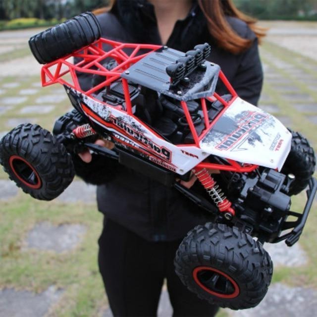 RC Rock Crawler Truck with 50m Range Remote and Shockproof Suspension, 30-Min Run